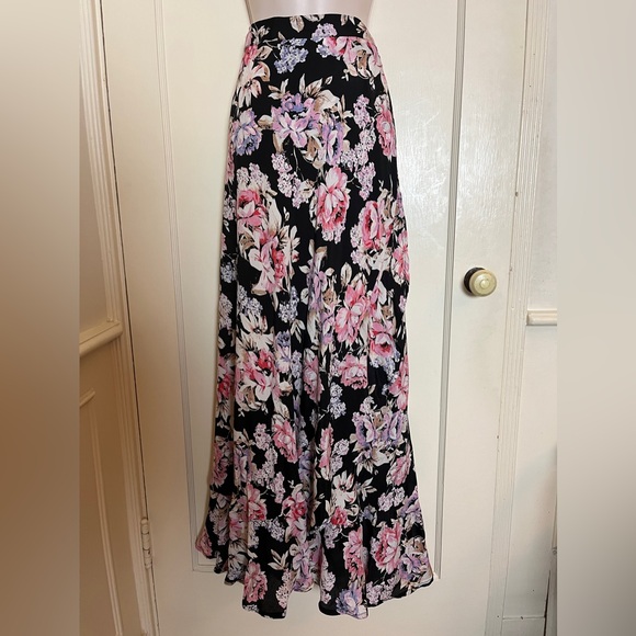 Band of Gypsies Rose and Lilac Floral Wrap Skirt - Picture 13 of 14